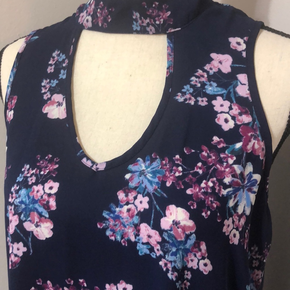 Floral Tank - Picture 2 of 4